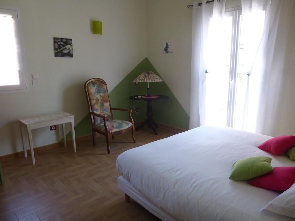 Domaine De Flo Adult A Partir De 16 Ans Bed and Breakfast Saint-Jean-de-la-Blaquiere Δωμάτιο φωτογραφία